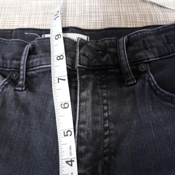 Madewell Women's Jeans Size 26 Black 9" High Riser Skinny Distressed Raw Hem - Picture 13 of 16